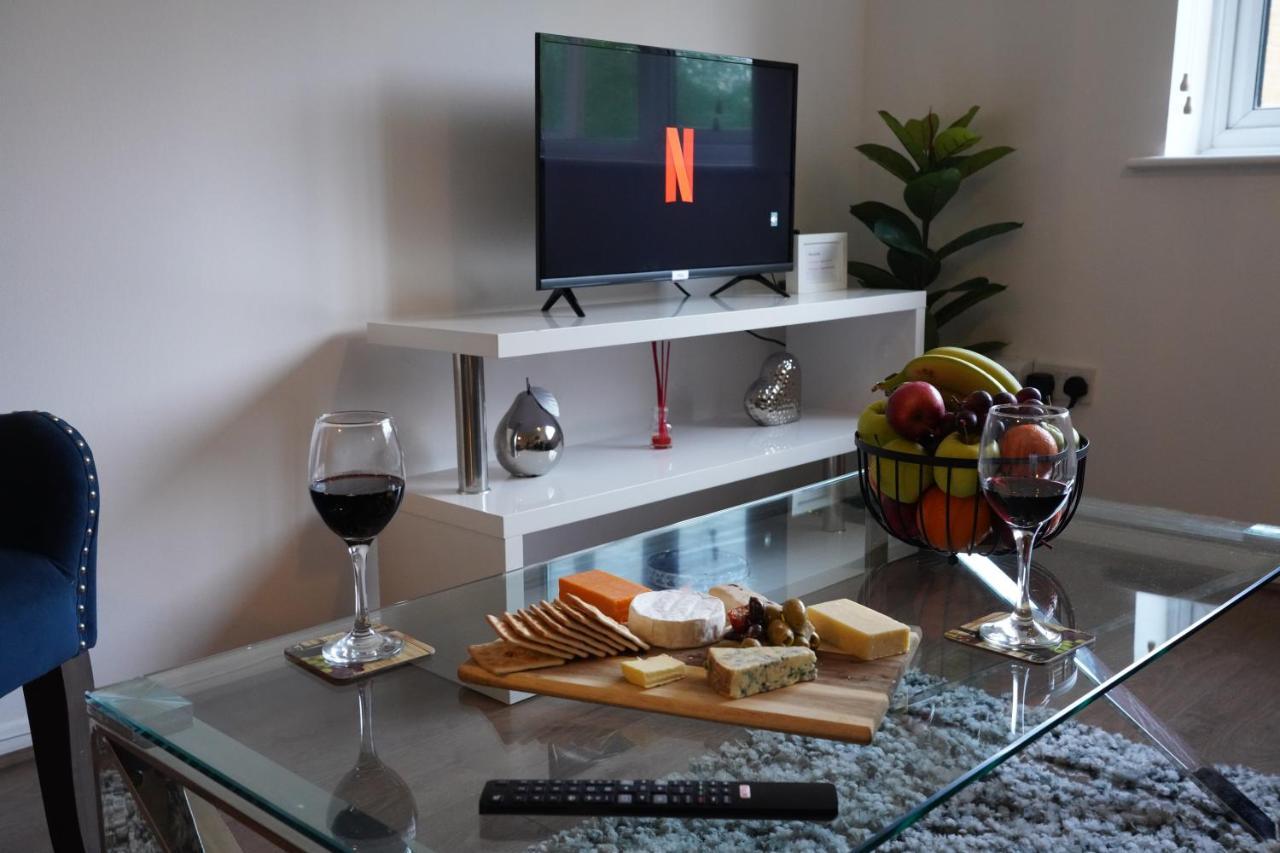 Appartamento 2Bedrm-4Guests-Parking-Nearstation Londra Esterno foto